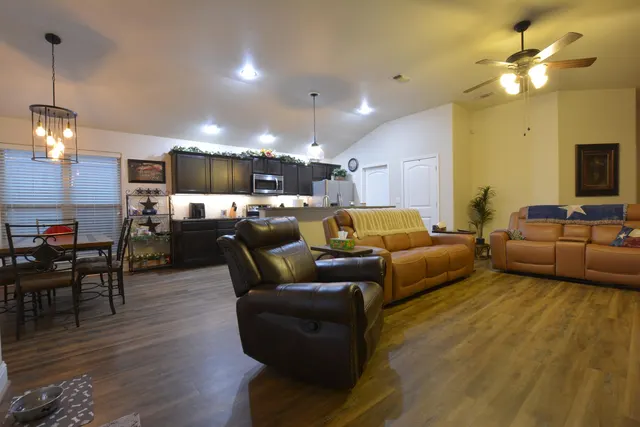 Photo 4 — 7044 95th Street, Lubbock, TX 79424