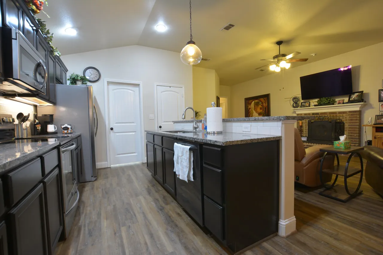 Photo 9 — 7044 95th Street, Lubbock, TX 79424