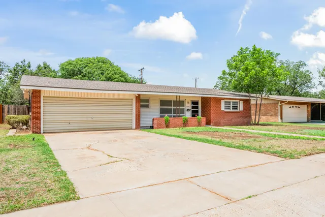 Photo 3 — 2706 38th Street, Lubbock, TX 79413