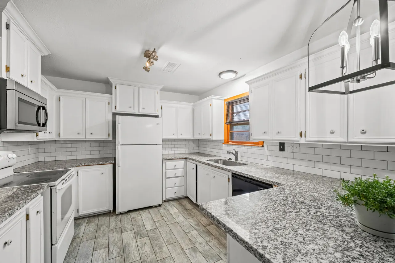 Photo 12 — 2706 38th Street, Lubbock, TX 79413