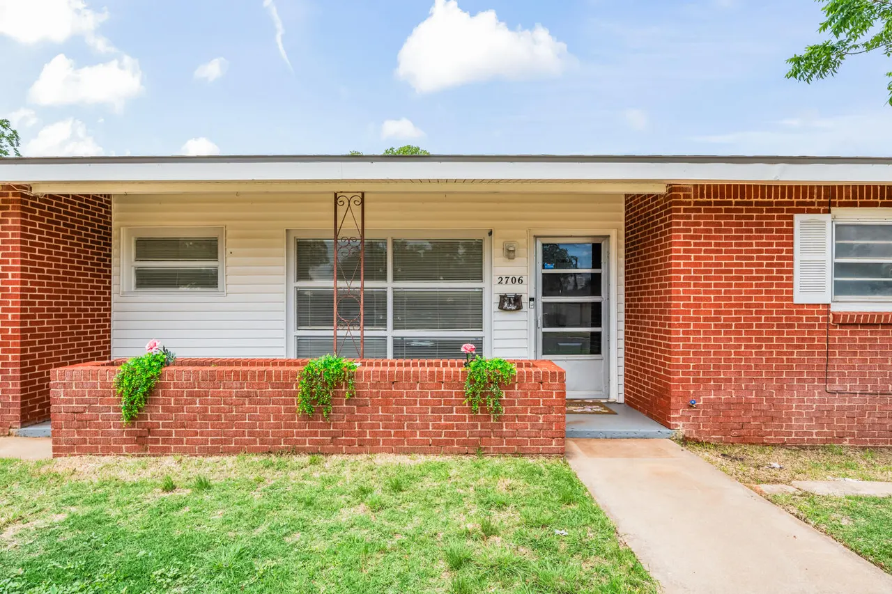 Photo 4 — 2706 38th Street, Lubbock, TX 79413