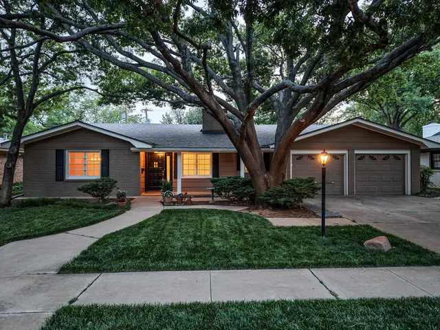 Photo 2 — 6218 Louisville Drive, Lubbock, TX 79413