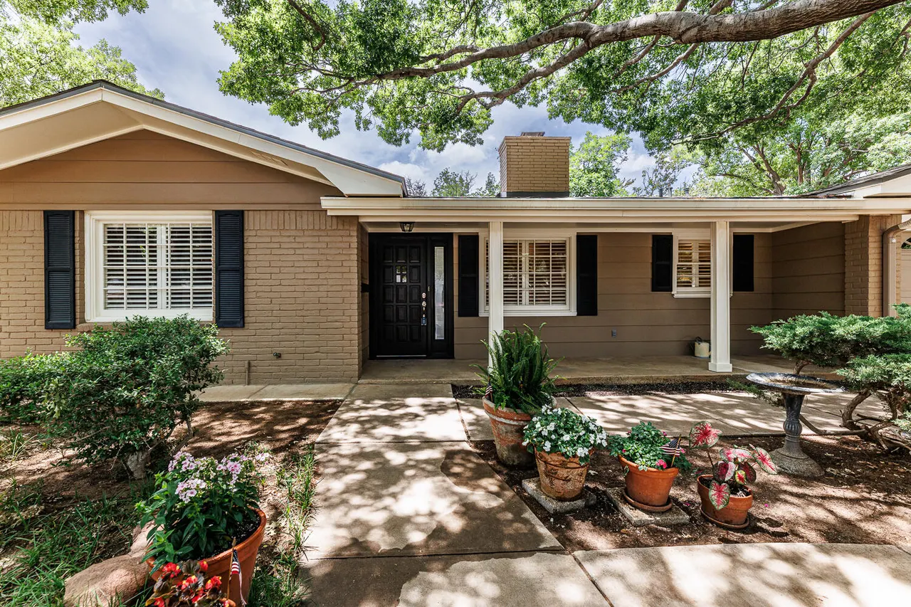 Photo 5 — 6218 Louisville Drive, Lubbock, TX 79413