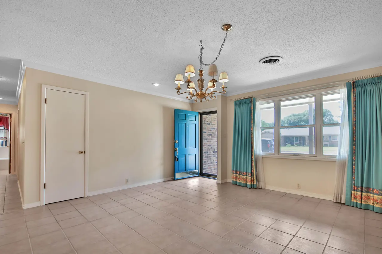 Photo 5 — 3407 68th Drive, Lubbock, TX 79413