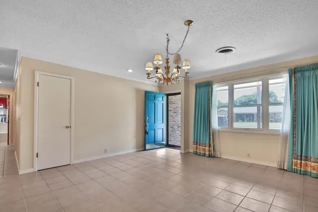 Photo 5 — 3407 68th Drive, Lubbock, TX 79413