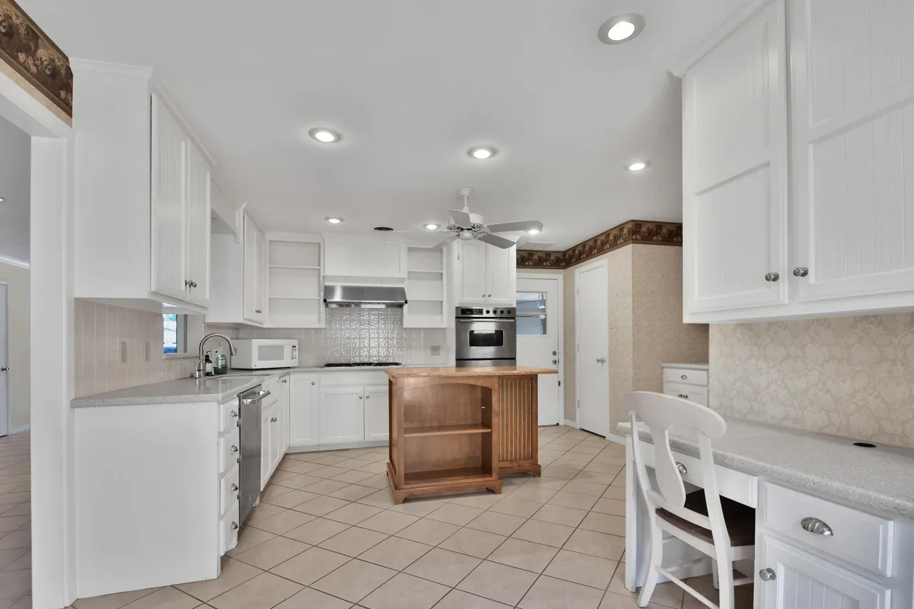 Photo 10 — 3407 68th Drive, Lubbock, TX 79413