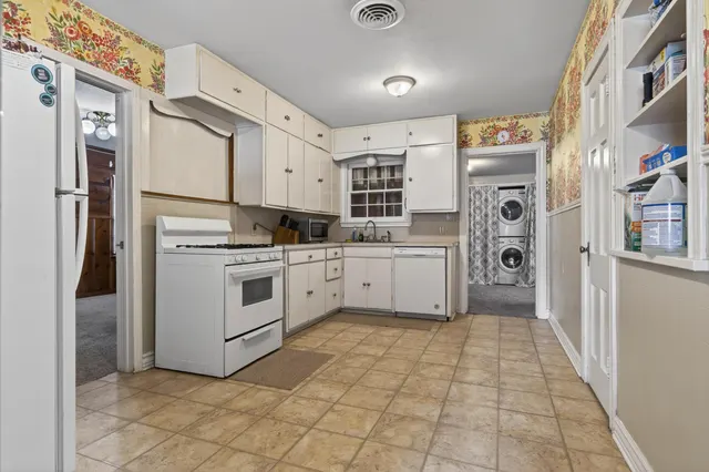 Photo 4 — 2212 22nd Street, Lubbock, TX 79411