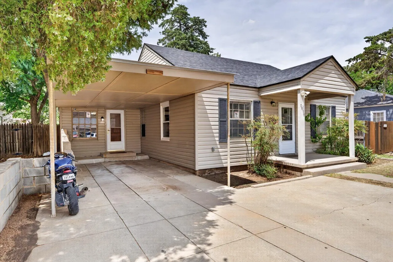 Photo 2 — 2212 22nd Street, Lubbock, TX 79411