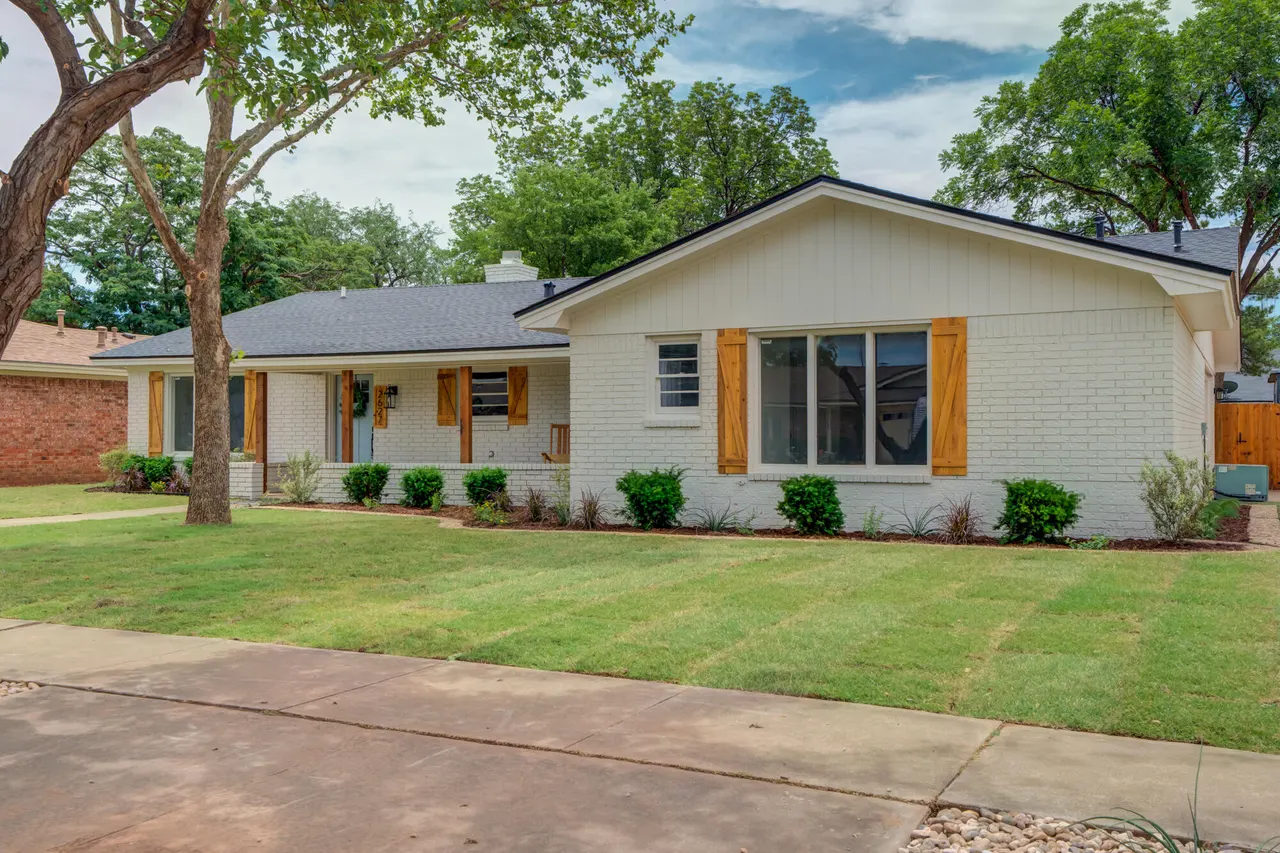 Photo 3 — 2627 74th Place, Lubbock, TX 79423