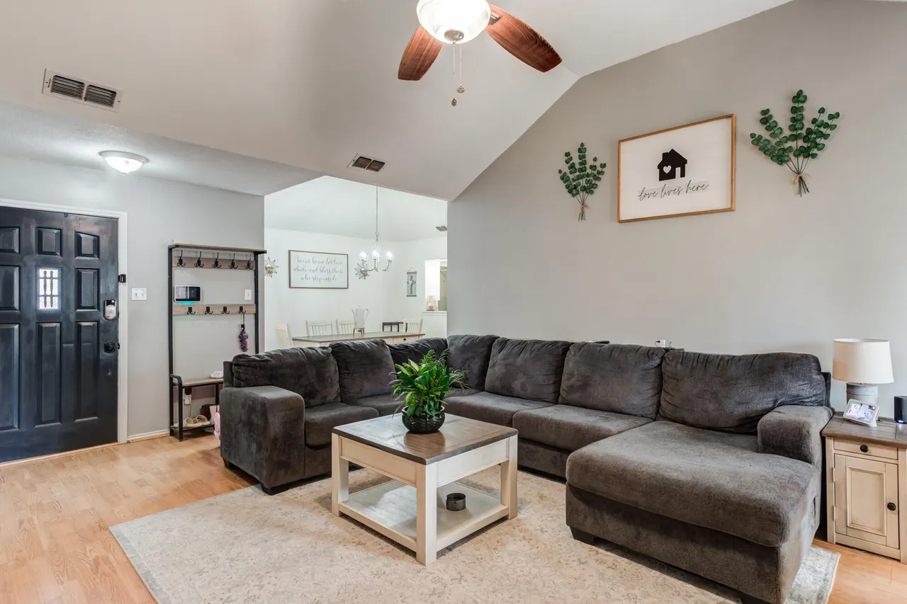 Photo 6 — 5727 92nd Street, Lubbock, TX 79424