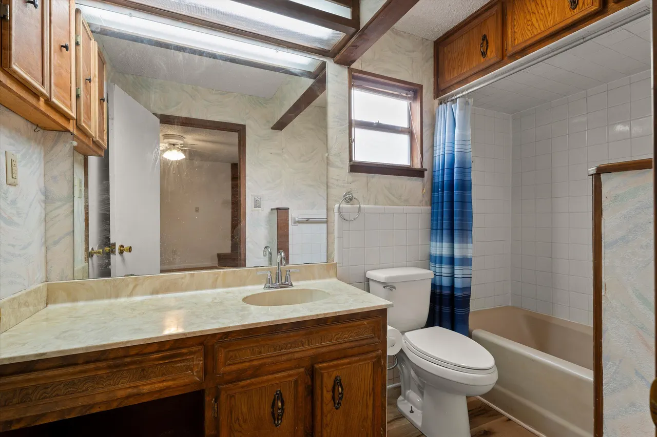 Photo 13 — 1206 Avenue J, Levelland, TX 79336