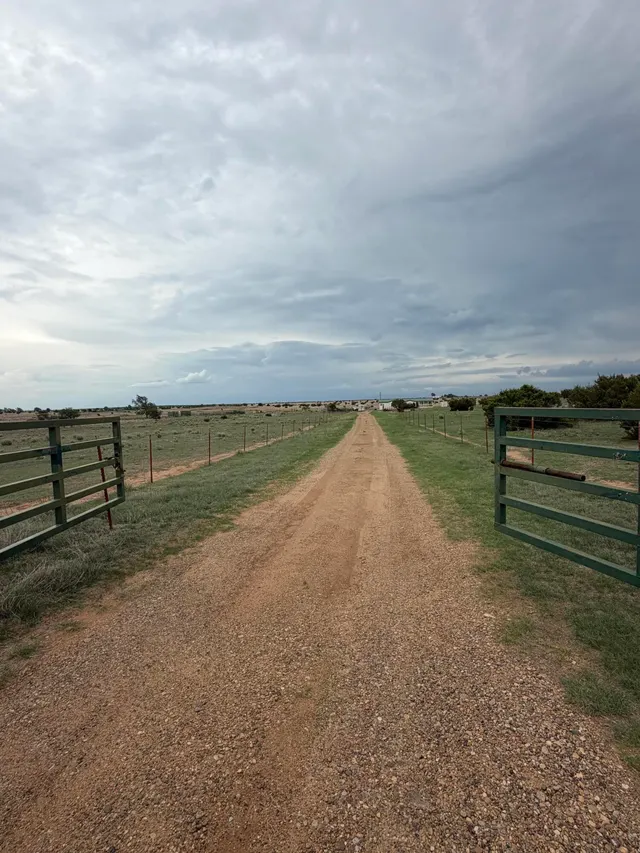 Front exterior — 4000 State Highway 70, Clarendon, TX 79226
