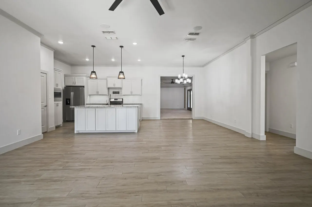 Photo 3 — 1305 Dover Lane, Wolfforth, TX 79382