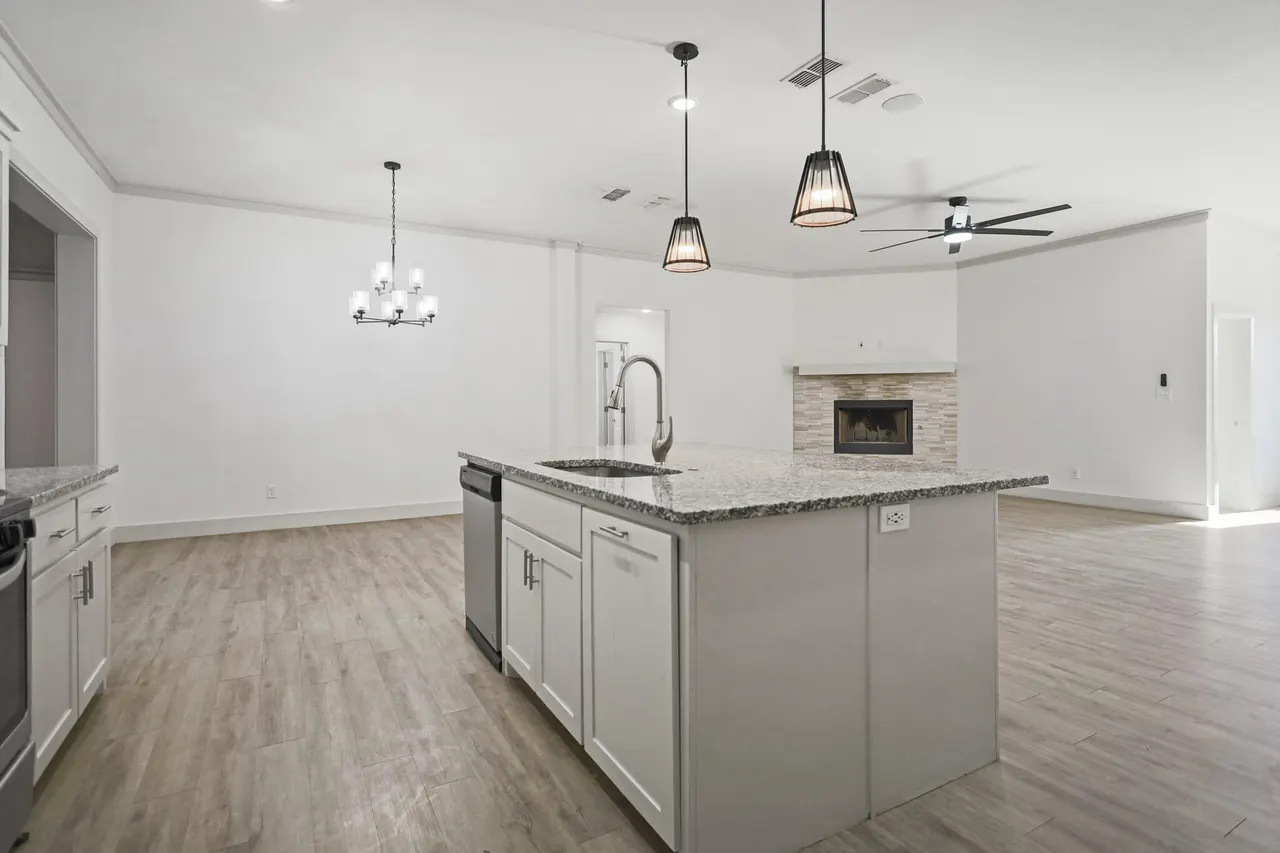 Photo 11 — 1305 Dover Lane, Wolfforth, TX 79382