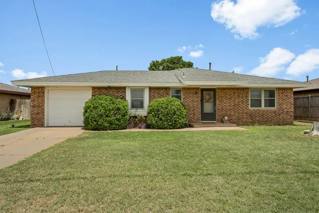 Photo 2 — 1030 W Panhandle Street, Slaton, TX 79364