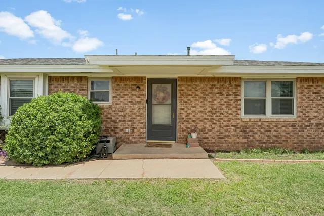 Photo 3 — 1030 W Panhandle Street, Slaton, TX 79364