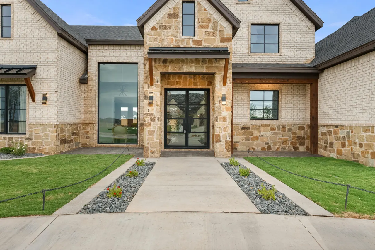 Photo 5 — 2902 151st Street, Lubbock, TX 79423