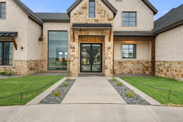 Photo 5 — 2902 151st Street, Lubbock, TX 79423