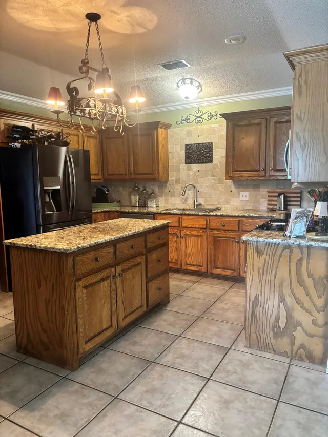 Photo 4 — 3713 106th Street, Lubbock, TX 79423