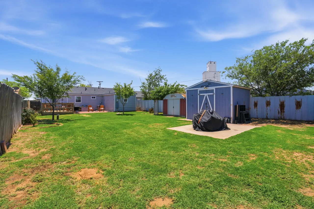 Photo 17 — 2104 W 26th Street, Plainview, TX 79072