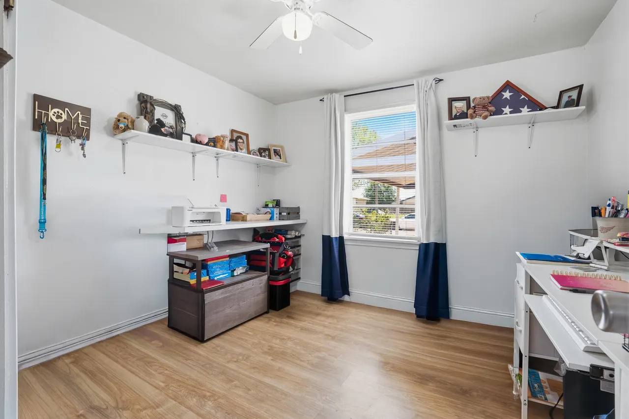 Photo 14 — 2104 W 26th Street, Plainview, TX 79072