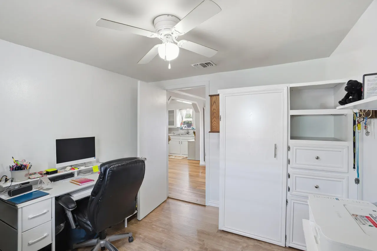 Photo 15 — 2104 W 26th Street, Plainview, TX 79072