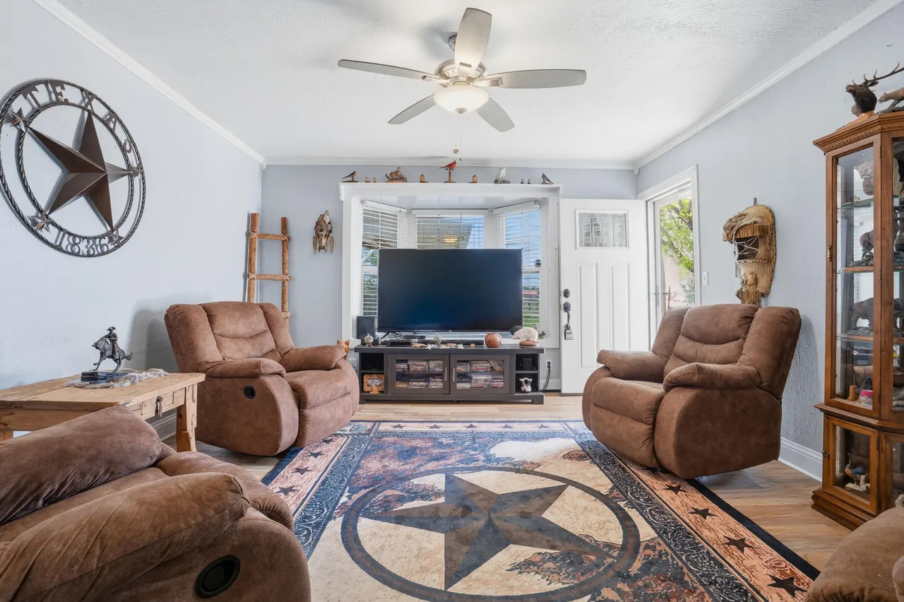 Photo 3 — 2104 W 26th Street, Plainview, TX 79072