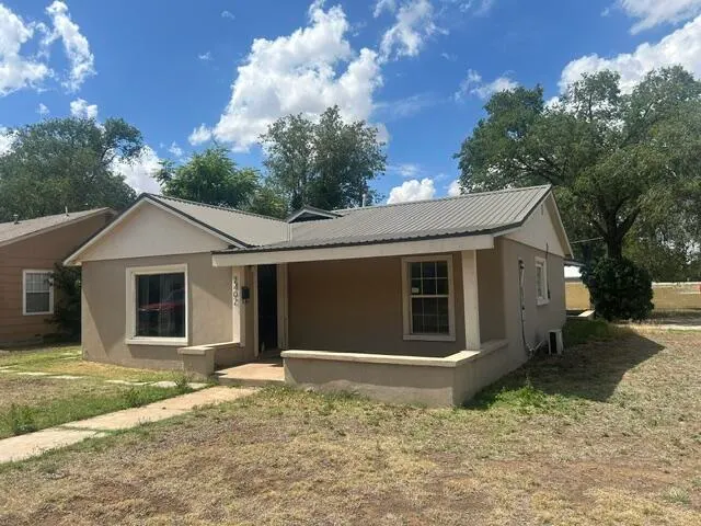 Photo 2 — 2402 26th Street, Lubbock, TX 79411