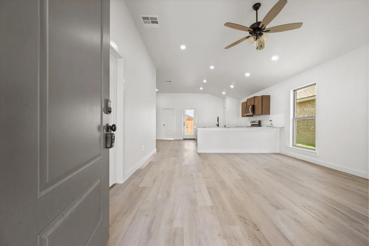 Photo 4 — 5636 Rice Street, Lubbock, TX 79416