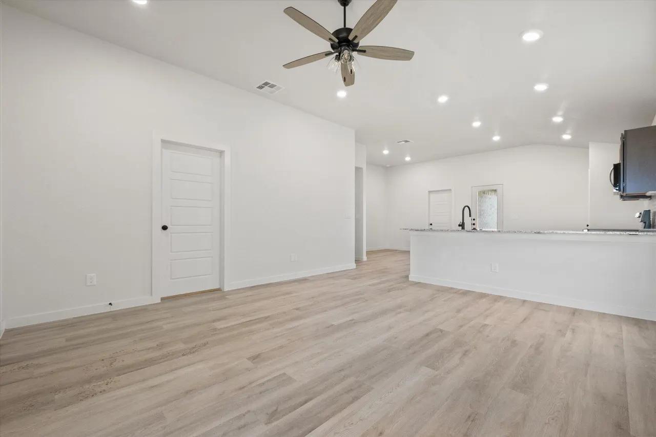 Photo 6 — 5636 Rice Street, Lubbock, TX 79416