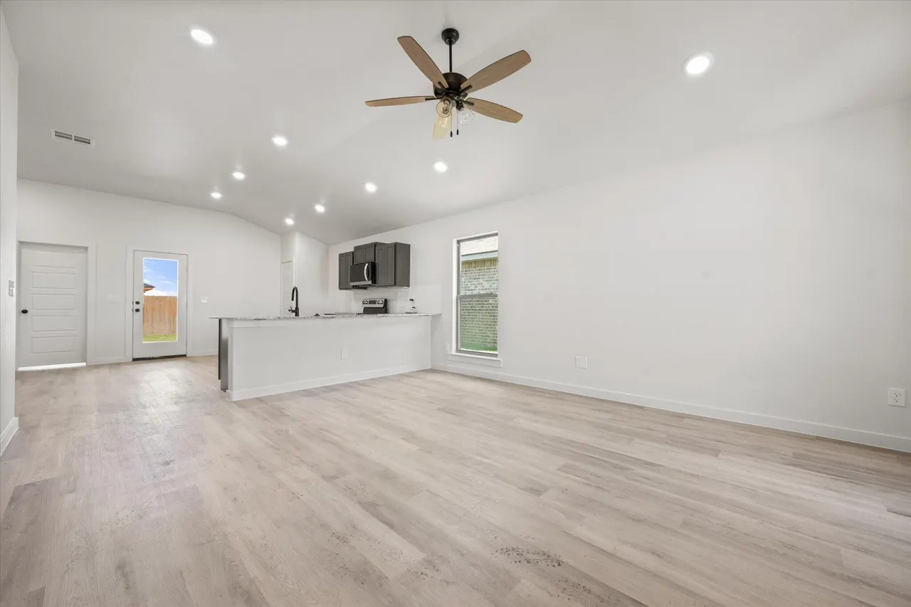 Photo 5 — 5636 Rice Street, Lubbock, TX 79416