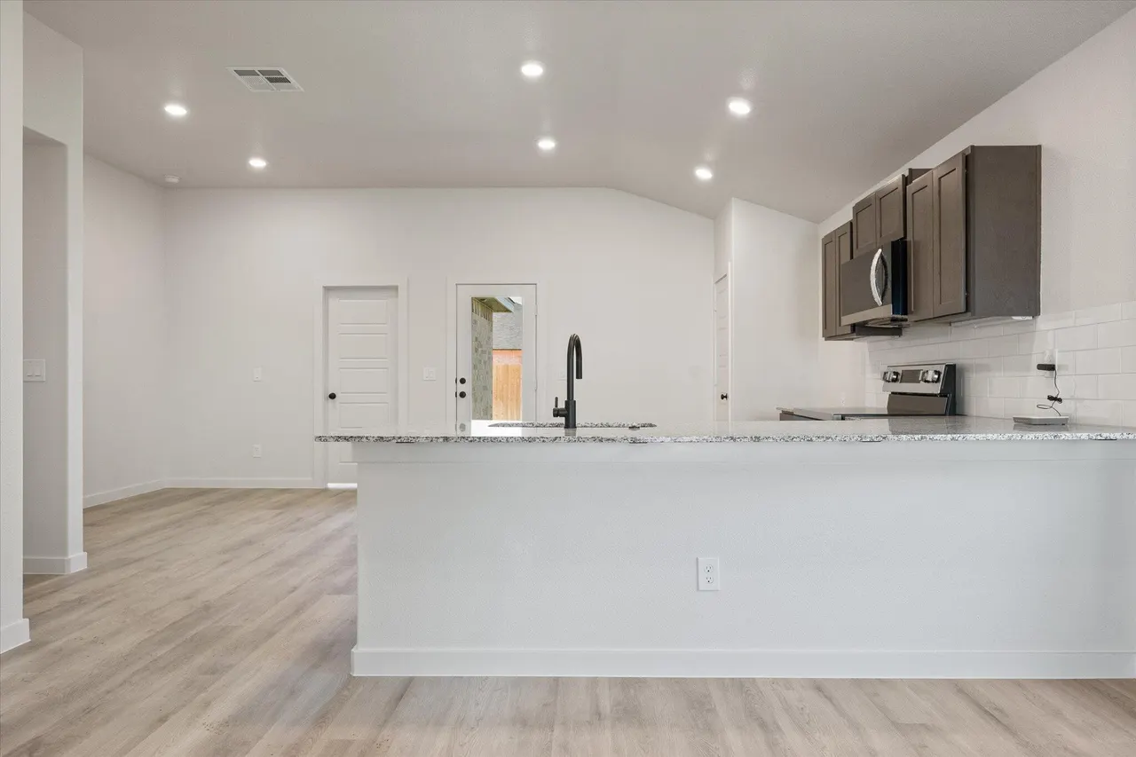 Photo 9 — 5636 Rice Street, Lubbock, TX 79416