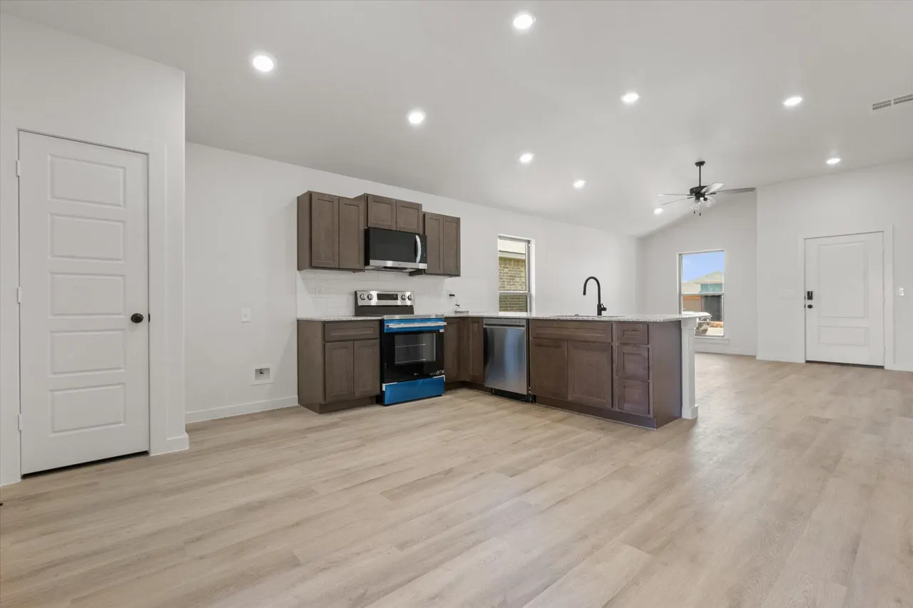 Photo 12 — 5636 Rice Street, Lubbock, TX 79416