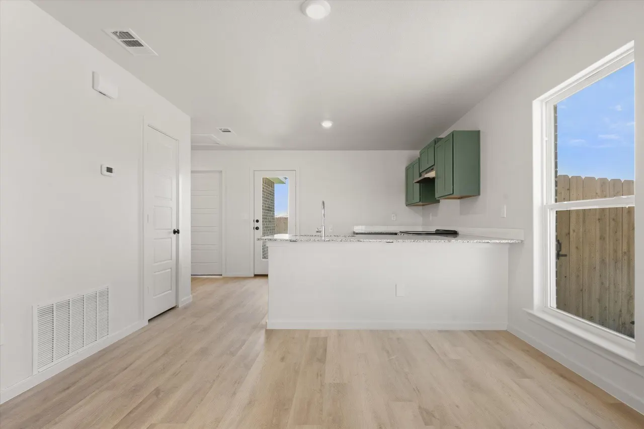 Photo 9 — 5515 Smith Street, Lubbock, TX 79416