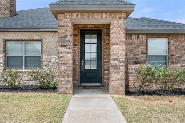 Photo 2 — 4912 Lehigh Street, Lubbock, TX 79416
