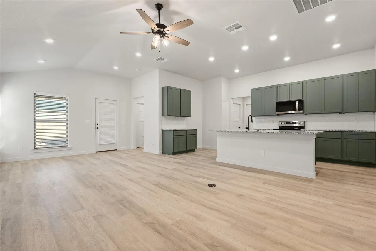 Photo 4 — 12003 Kewanee Avenue, Lubbock, TX 79424