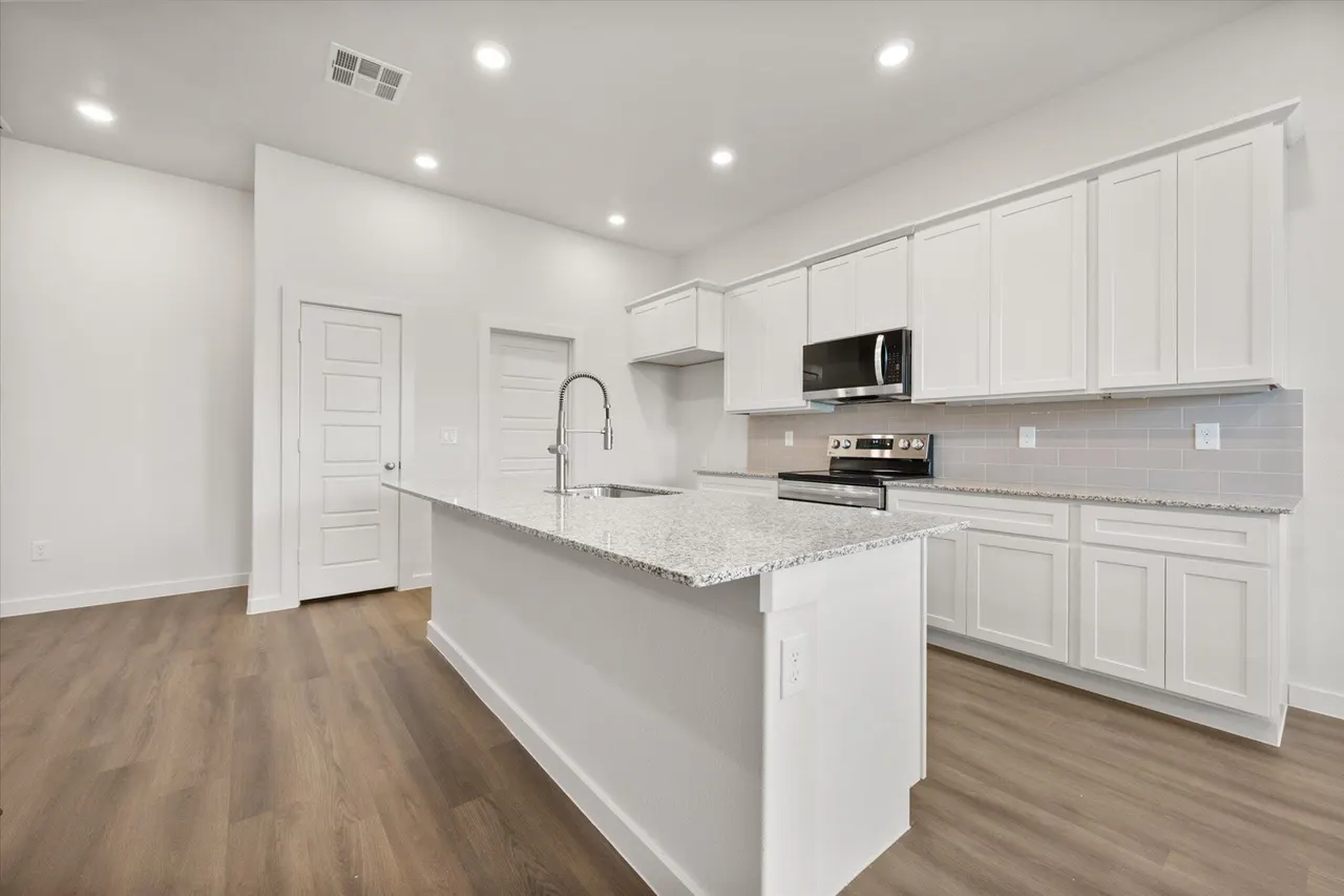 Photo 11 — 3023 137th Street, Lubbock, TX 79423