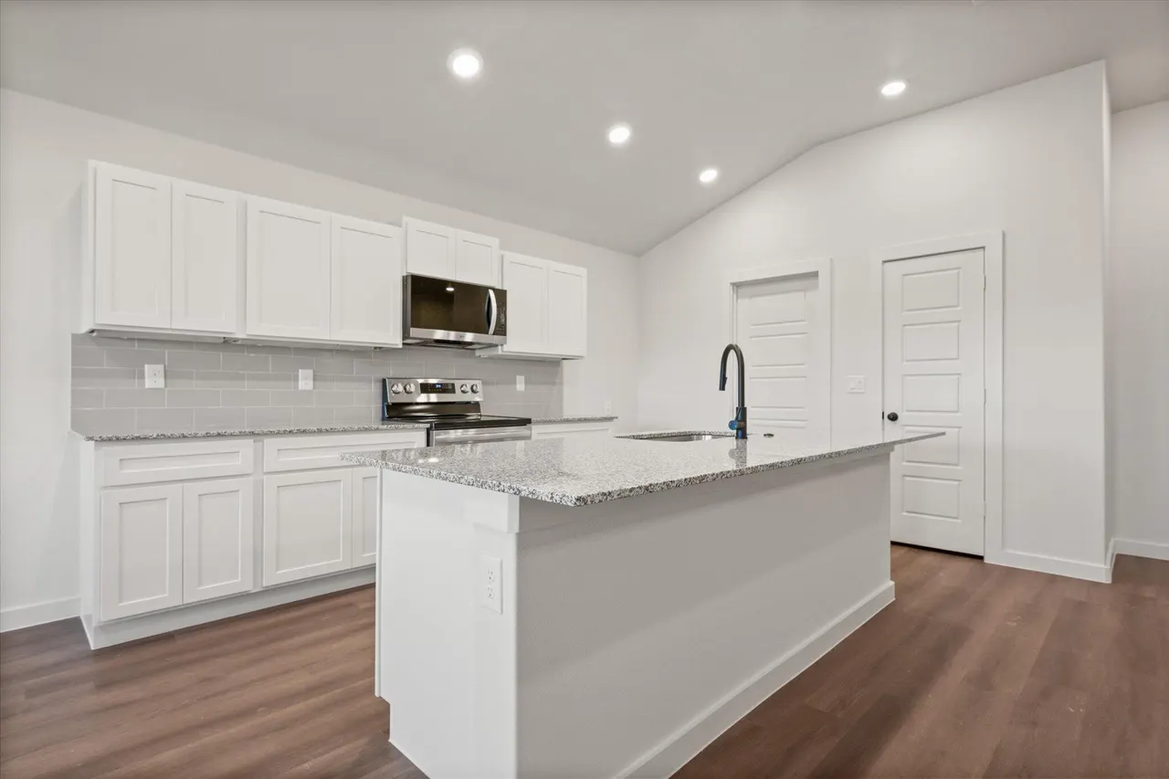 Photo 12 — 3021 137th Street, Lubbock, TX 79423