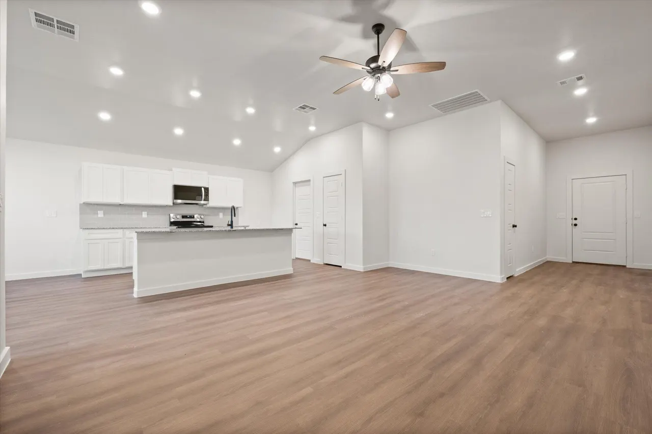 Photo 9 — 3021 137th Street, Lubbock, TX 79423