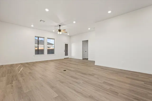 Photo 6 — 12001 Justice Avenue, Lubbock, TX 79424