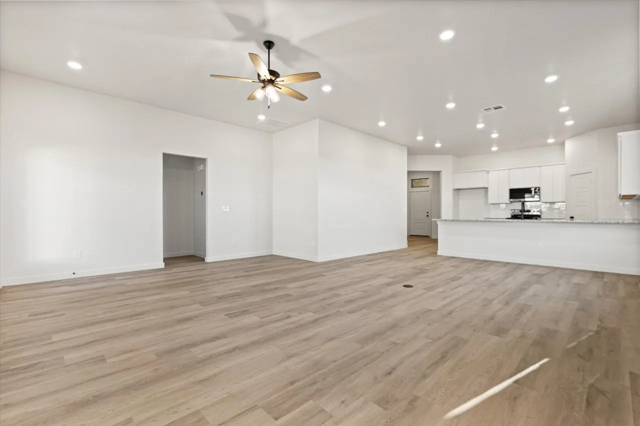 Photo 7 — 12001 Justice Avenue, Lubbock, TX 79424