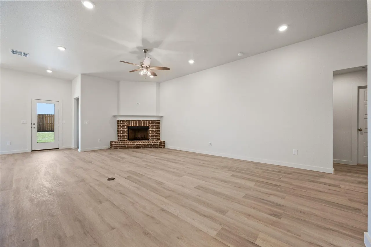 Photo 5 — 6105 121st Street, Lubbock, TX 79424
