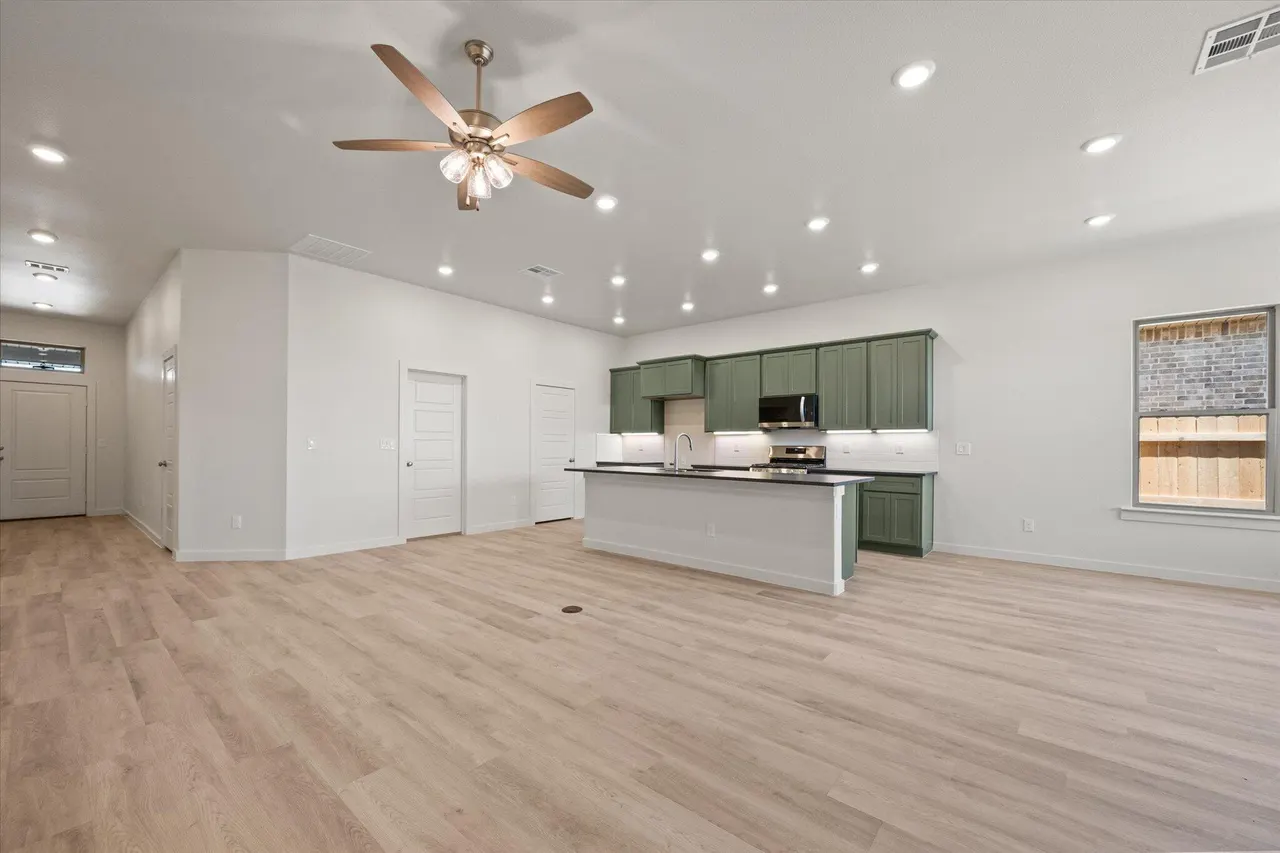 Photo 10 — 6105 121st Street, Lubbock, TX 79424