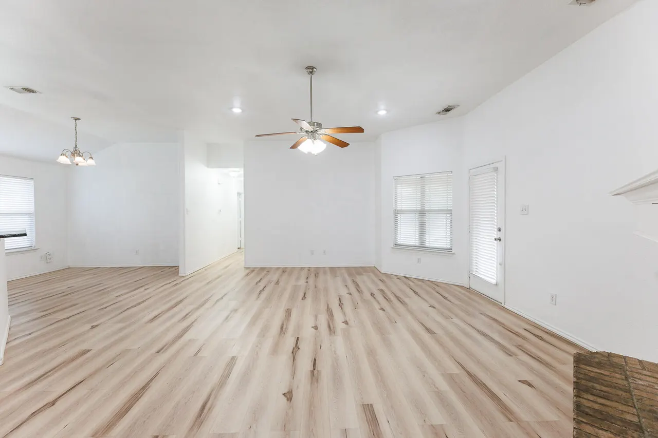 Photo 5 — 6906 37th Street, Lubbock, TX 79407