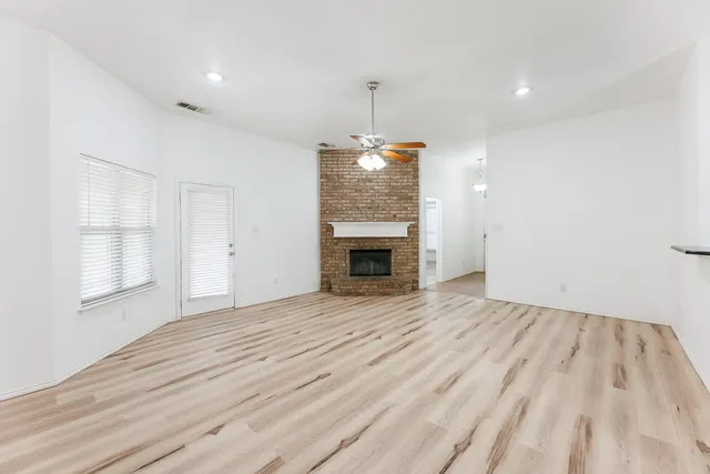 Photo 4 — 6906 37th Street, Lubbock, TX 79407