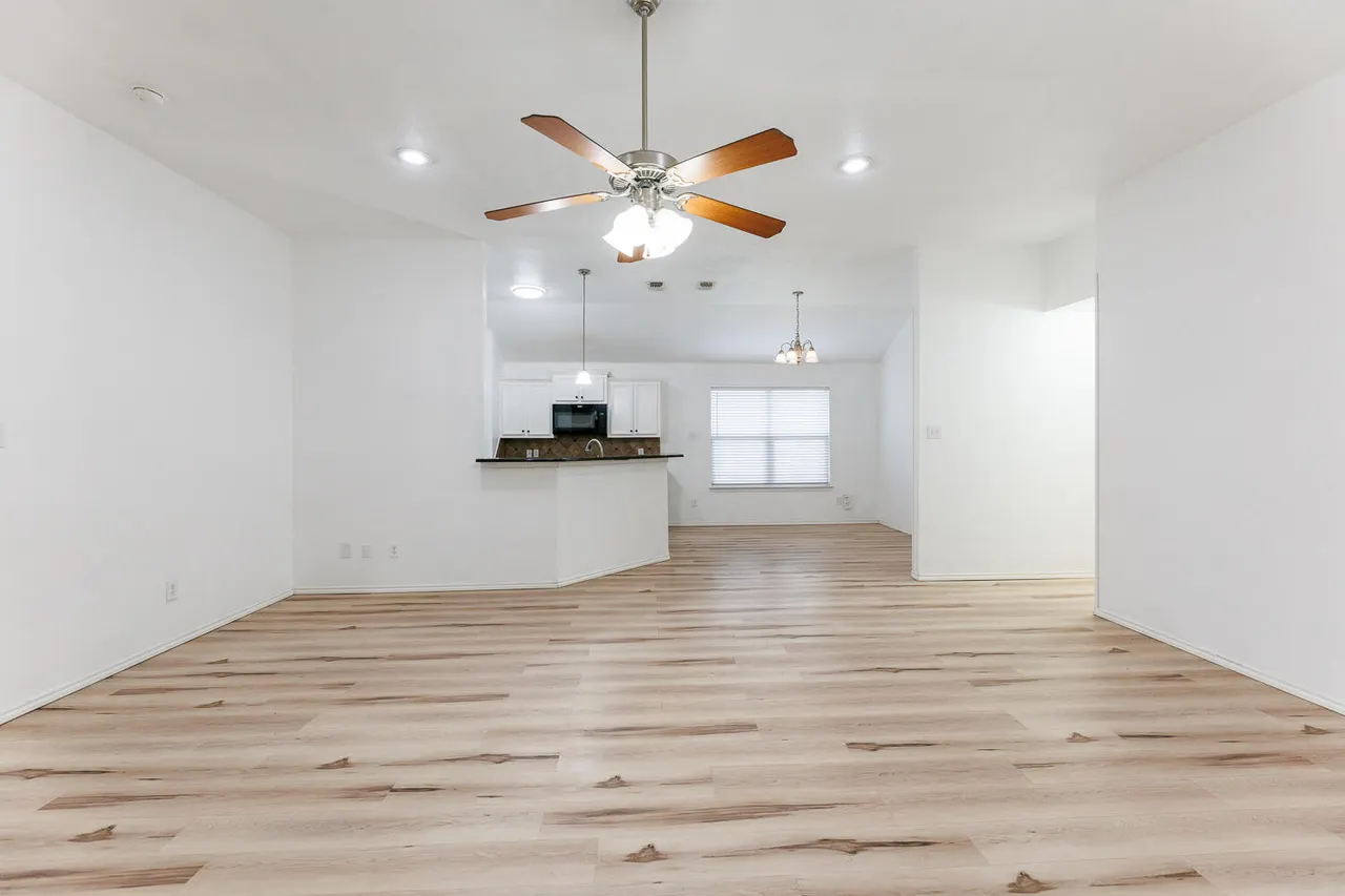 Photo 8 — 6906 37th Street, Lubbock, TX 79407