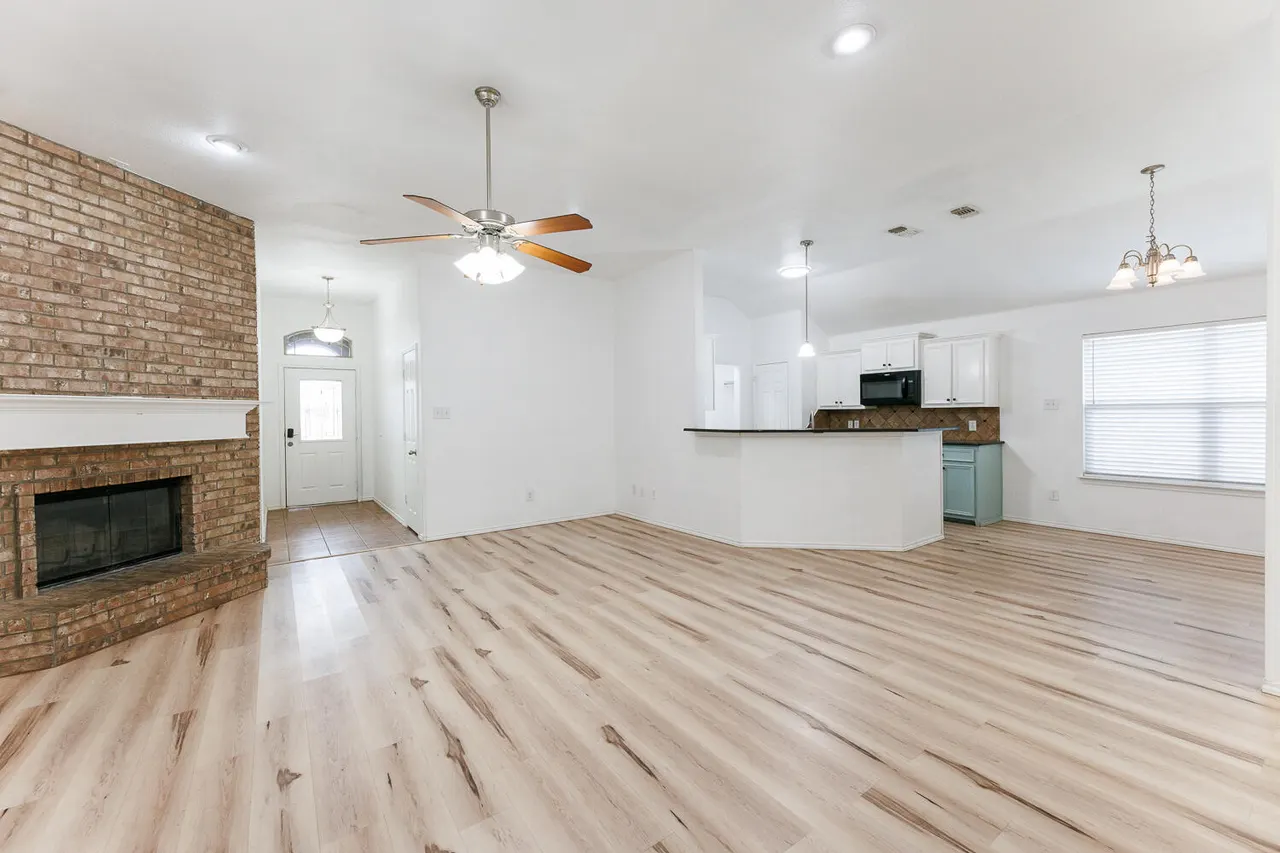 Photo 9 — 6906 37th Street, Lubbock, TX 79407