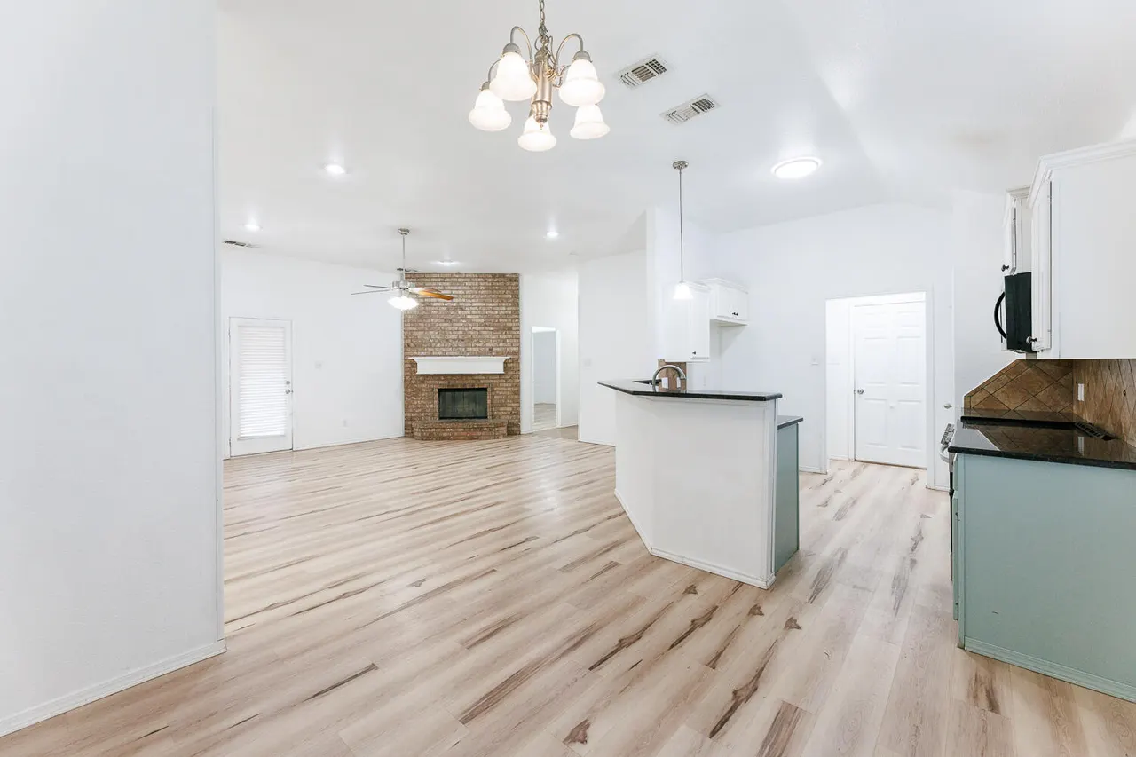 Photo 12 — 6906 37th Street, Lubbock, TX 79407