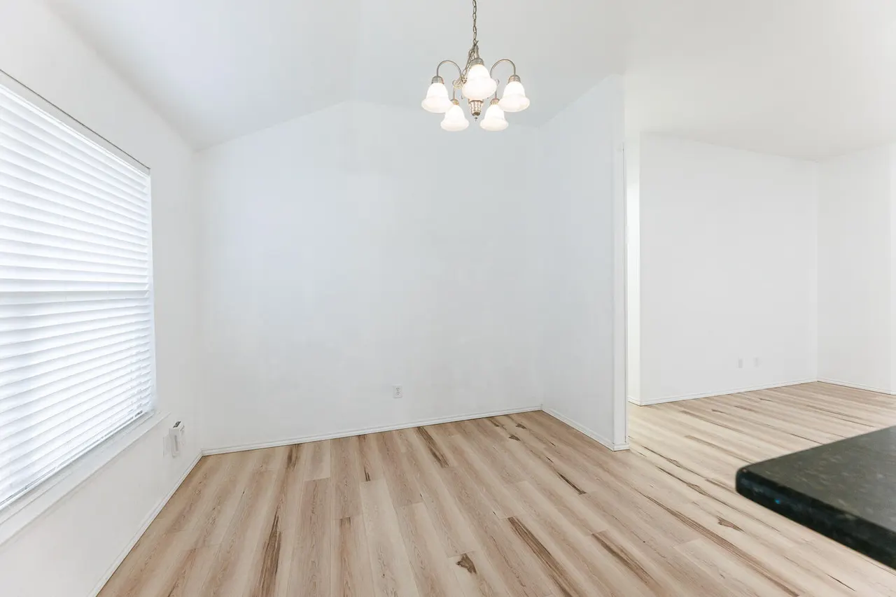 Photo 13 — 6906 37th Street, Lubbock, TX 79407