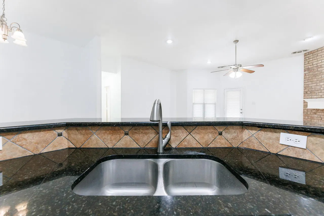 Photo 18 — 6906 37th Street, Lubbock, TX 79407